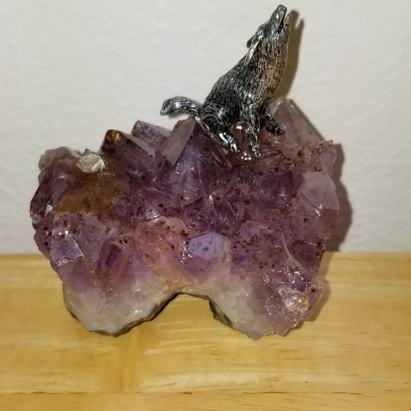 #1148 Rare Collectible Real Amethyst with Wolf - Picture 2 of 12